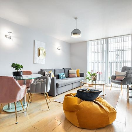 Stunning Apartment With Underground Parking! London Kültér fotó