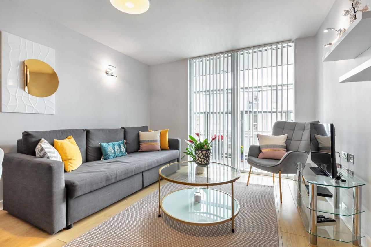 Stunning Apartment With Underground Parking! London Kültér fotó