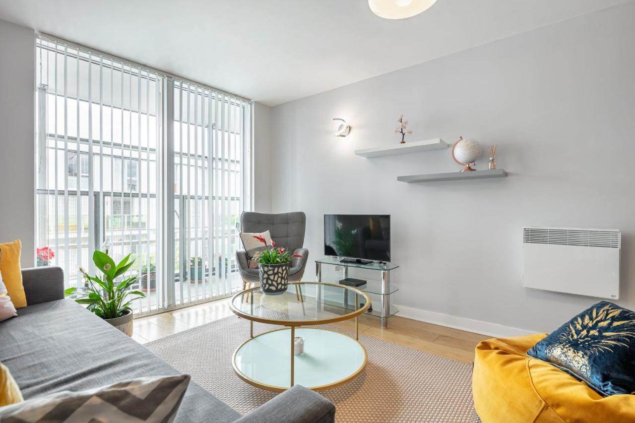 Stunning Apartment With Underground Parking! London Kültér fotó
