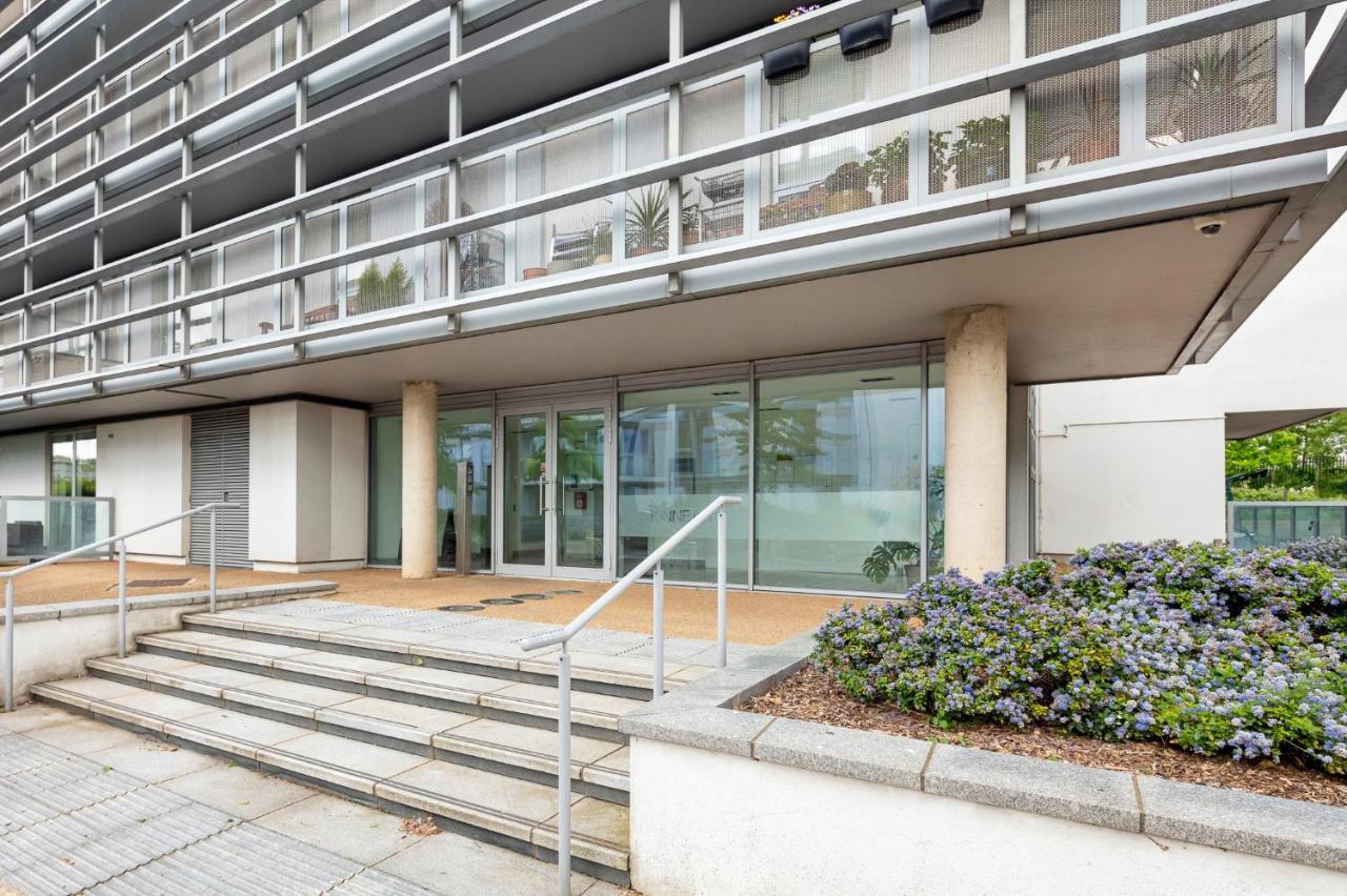 Stunning Apartment With Underground Parking! London Kültér fotó