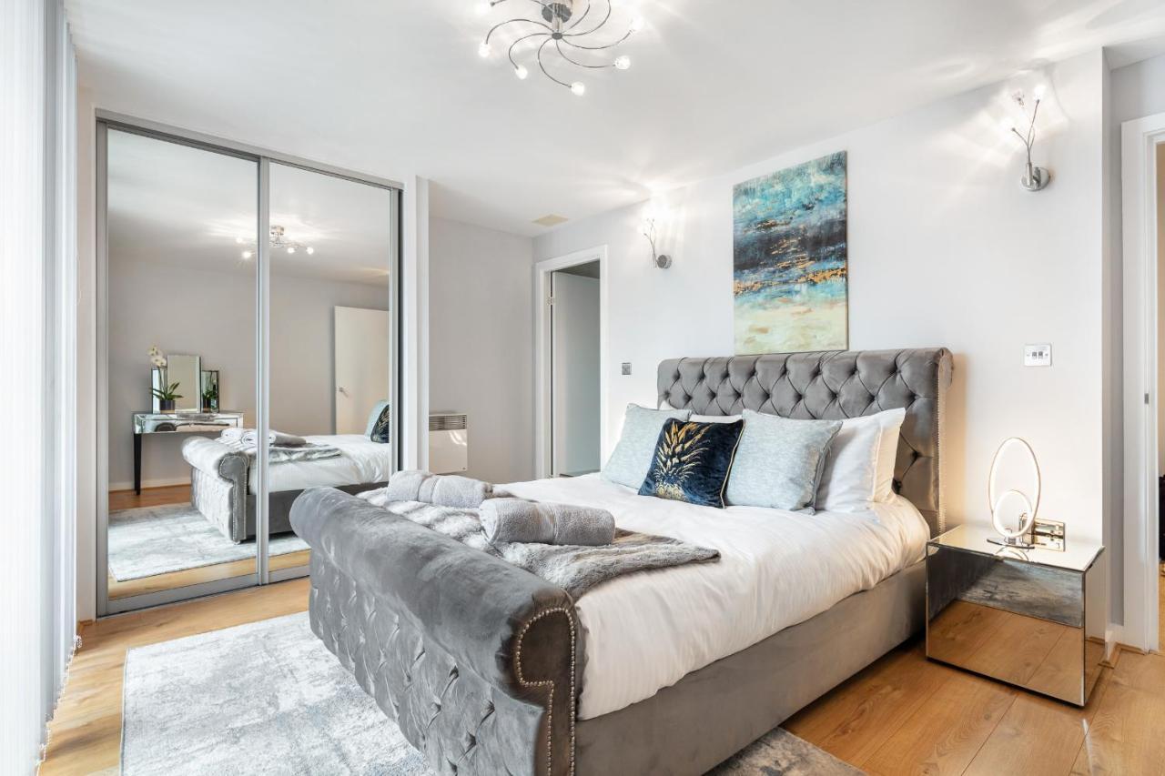 Stunning Apartment With Underground Parking! London Kültér fotó