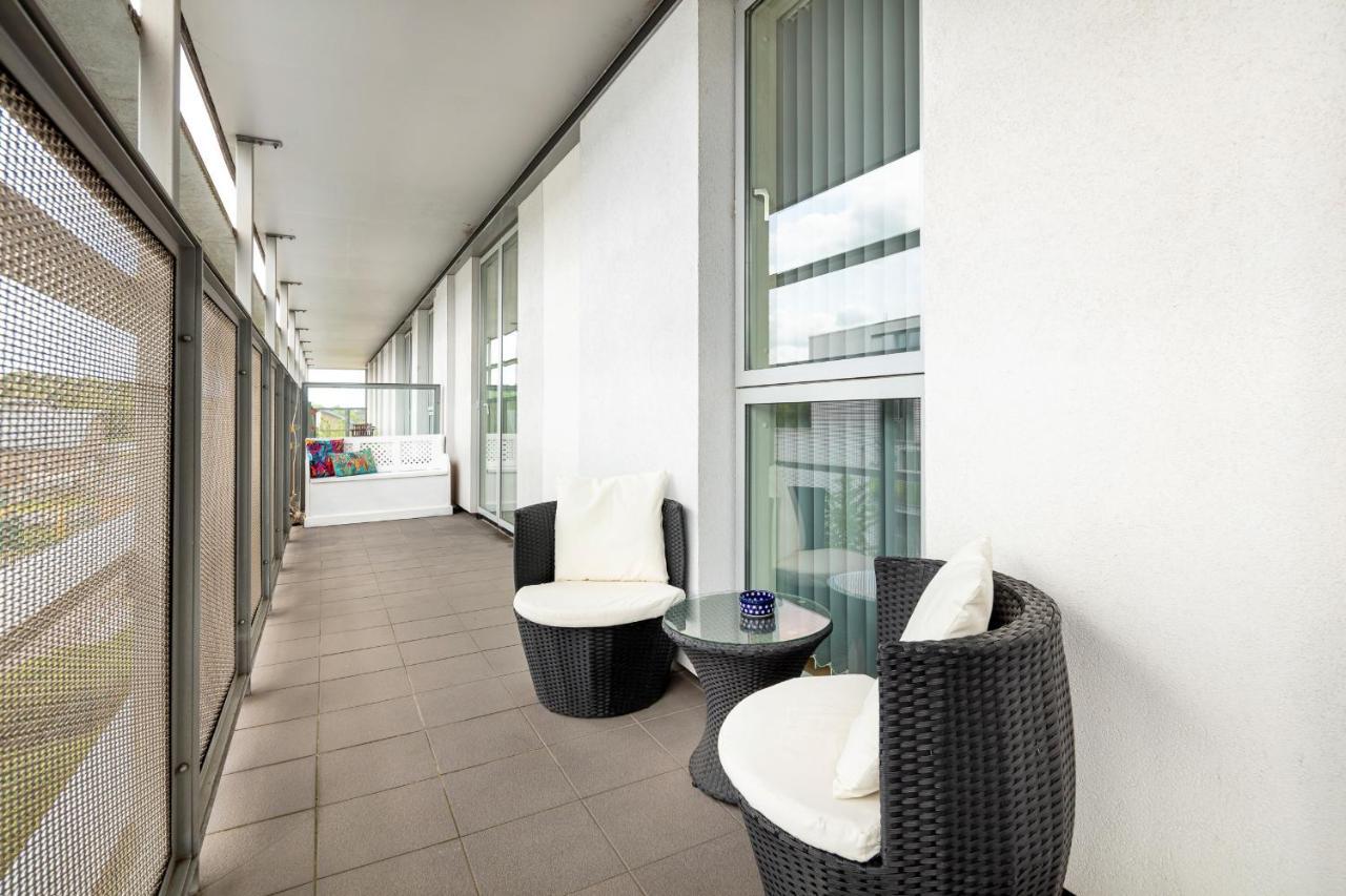 Stunning Apartment With Underground Parking! London Kültér fotó