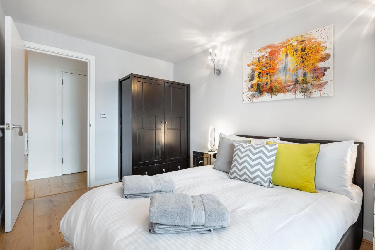 Stunning Apartment With Underground Parking! London Kültér fotó