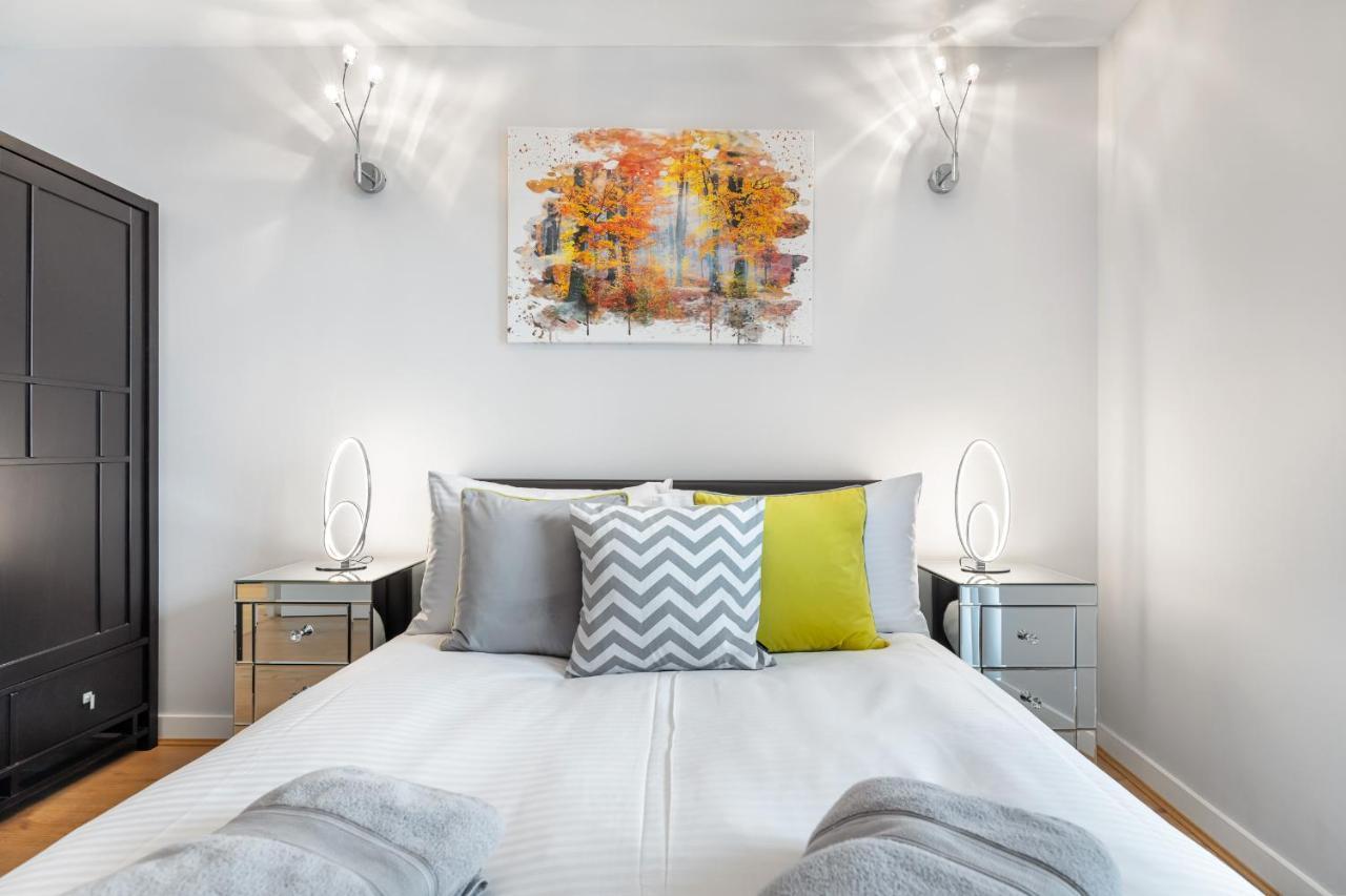 Stunning Apartment With Underground Parking! London Kültér fotó