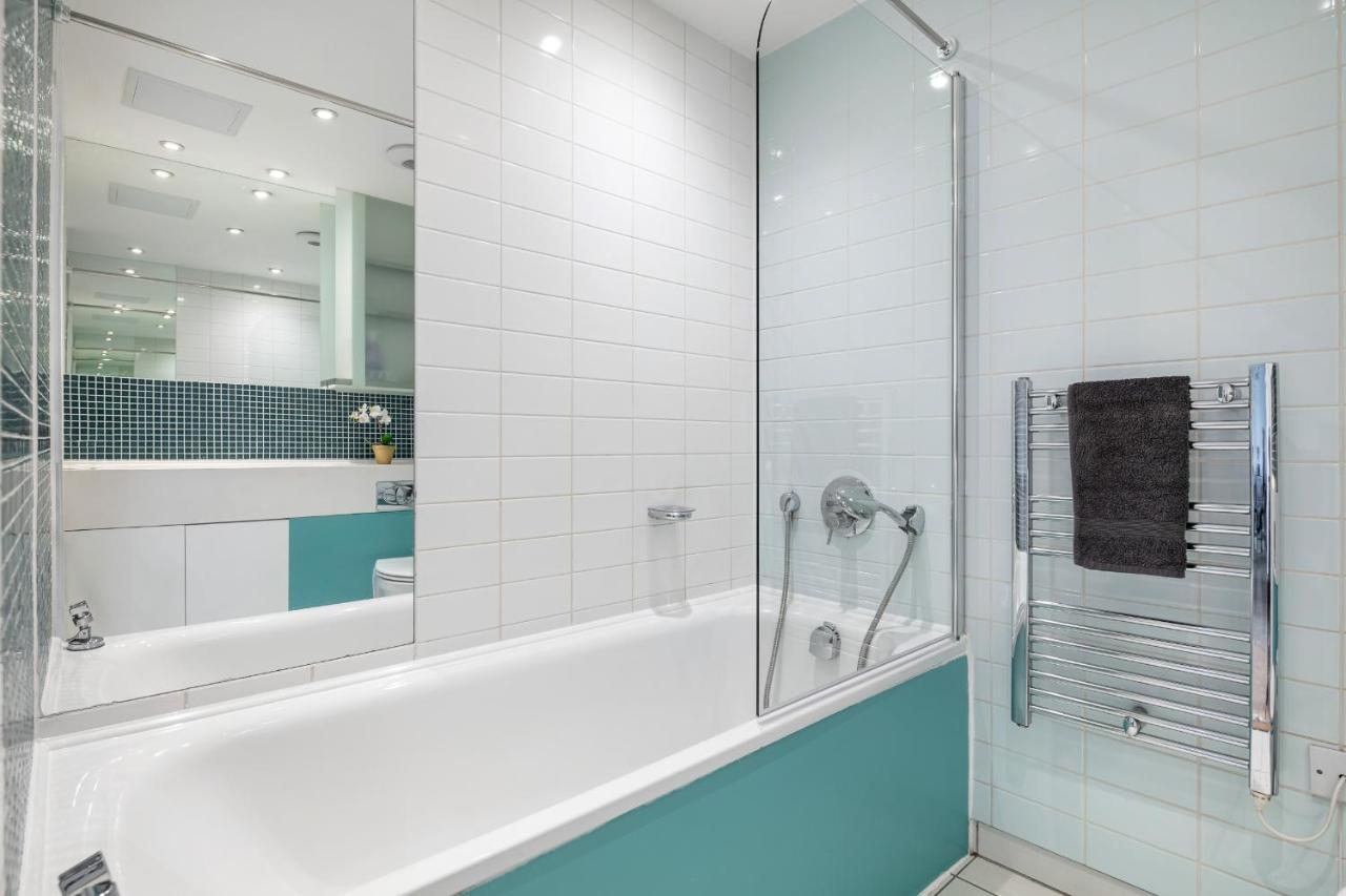 Stunning Apartment With Underground Parking! London Kültér fotó
