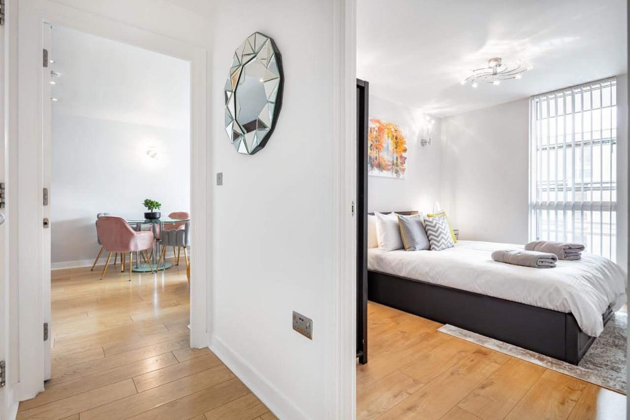 Stunning Apartment With Underground Parking! London Kültér fotó