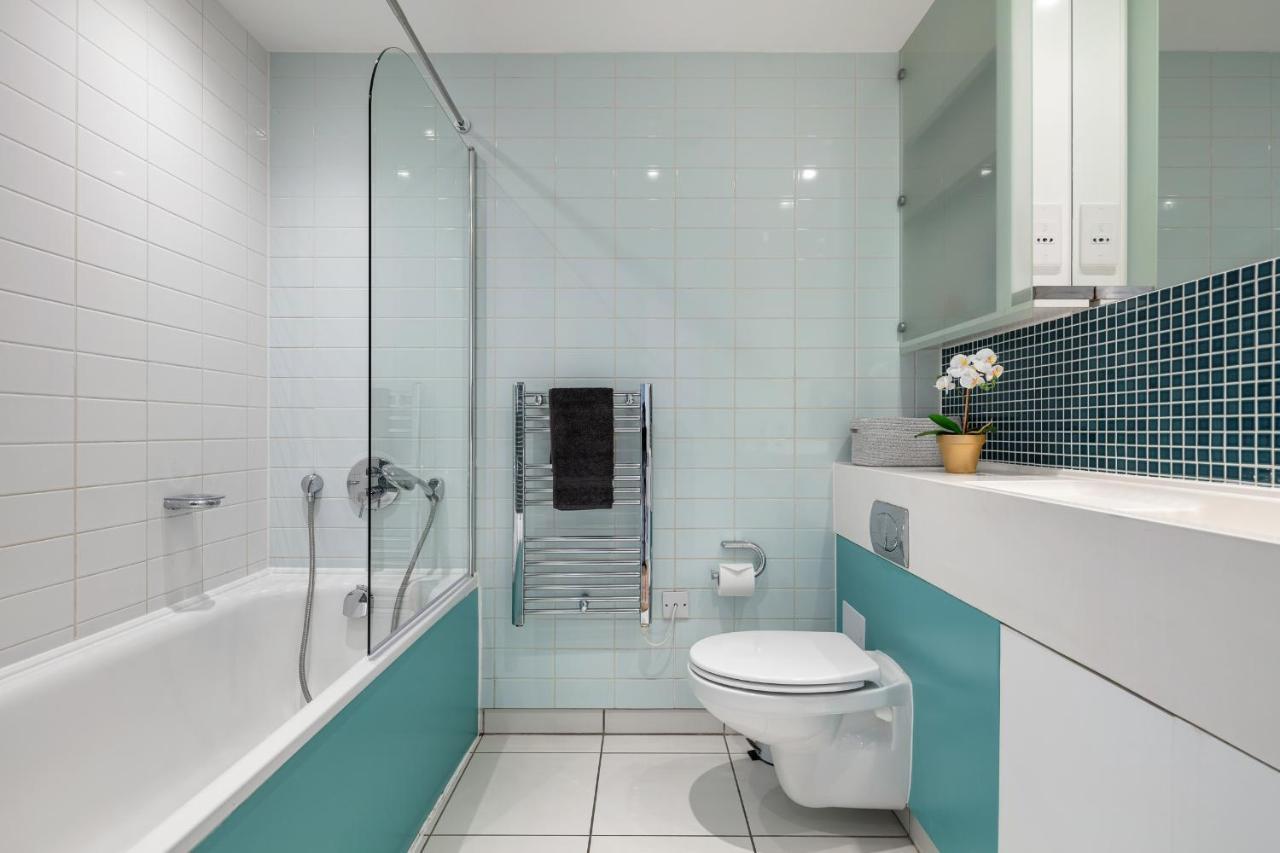 Stunning Apartment With Underground Parking! London Kültér fotó