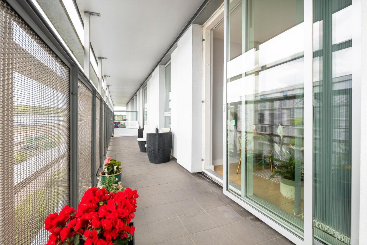 Stunning Apartment With Underground Parking! London Kültér fotó