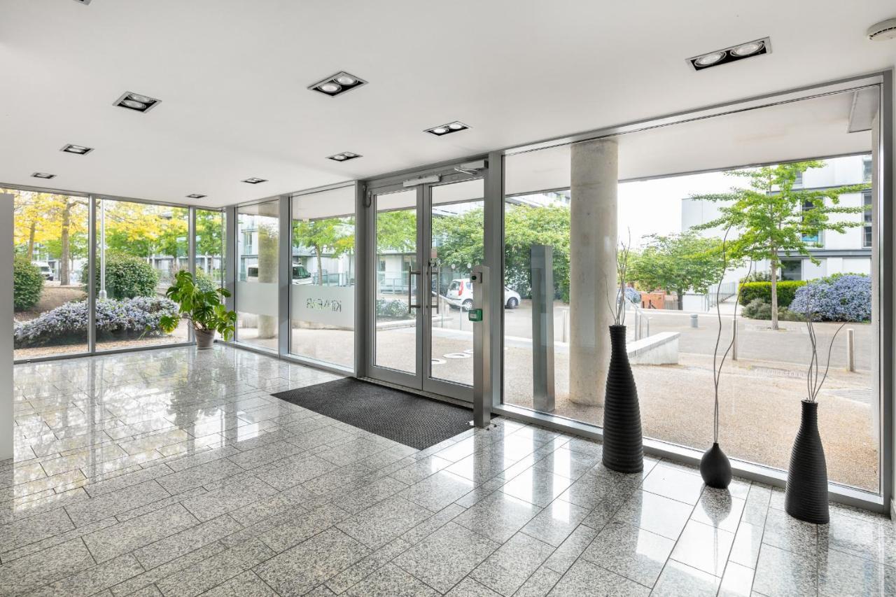 Stunning Apartment With Underground Parking! London Kültér fotó